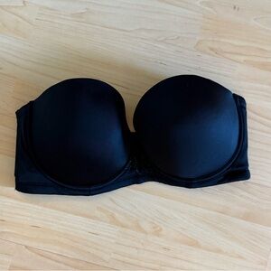 Elegant Black Strapless Bra with silicone anti slip strips